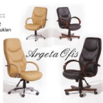 konforlu oturum sunan Ofisinizde prestijli bir atmosfer yaratmak için ideal 8022 Müdür Koltukları. Kaliteli yönetici koltuklarımızla gün boyu rahat ve şık bir oturum deneyimi..