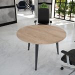 Beyaz renkli modern toplantı masası.